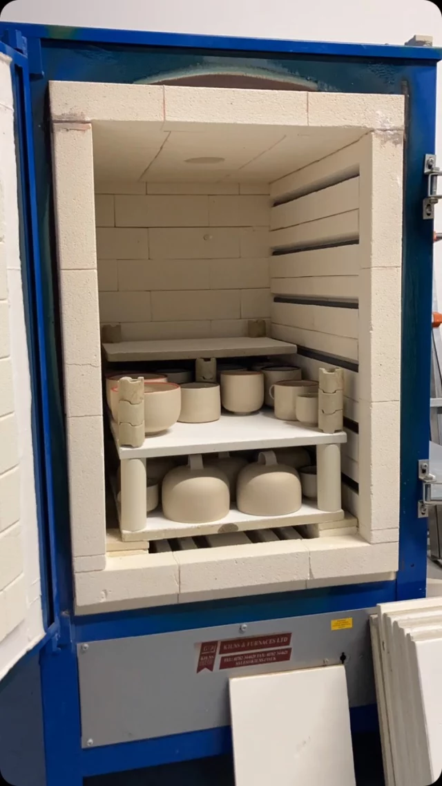 Unpacking the kiln this morning. Last firing before @thefumbally Christmas market kicking off this Friday 12-7 and Saturday 10-6. Now to pack the car😬😅😬😅

#ceramics #clay #craft #handmade #irish #irishcraft #irishdesign #irishmade #maker #pottery #potter #tableware #wheelthrown #MadeLocal #MadeToLast #madeinmayo #contemporaryceramics #dccireland #ceramicmug #mug #slowmaking #ceramicslovers #potterylover #smallbatchpottery #minimalceramics #simpledesign #ceramicdesign #stoneware